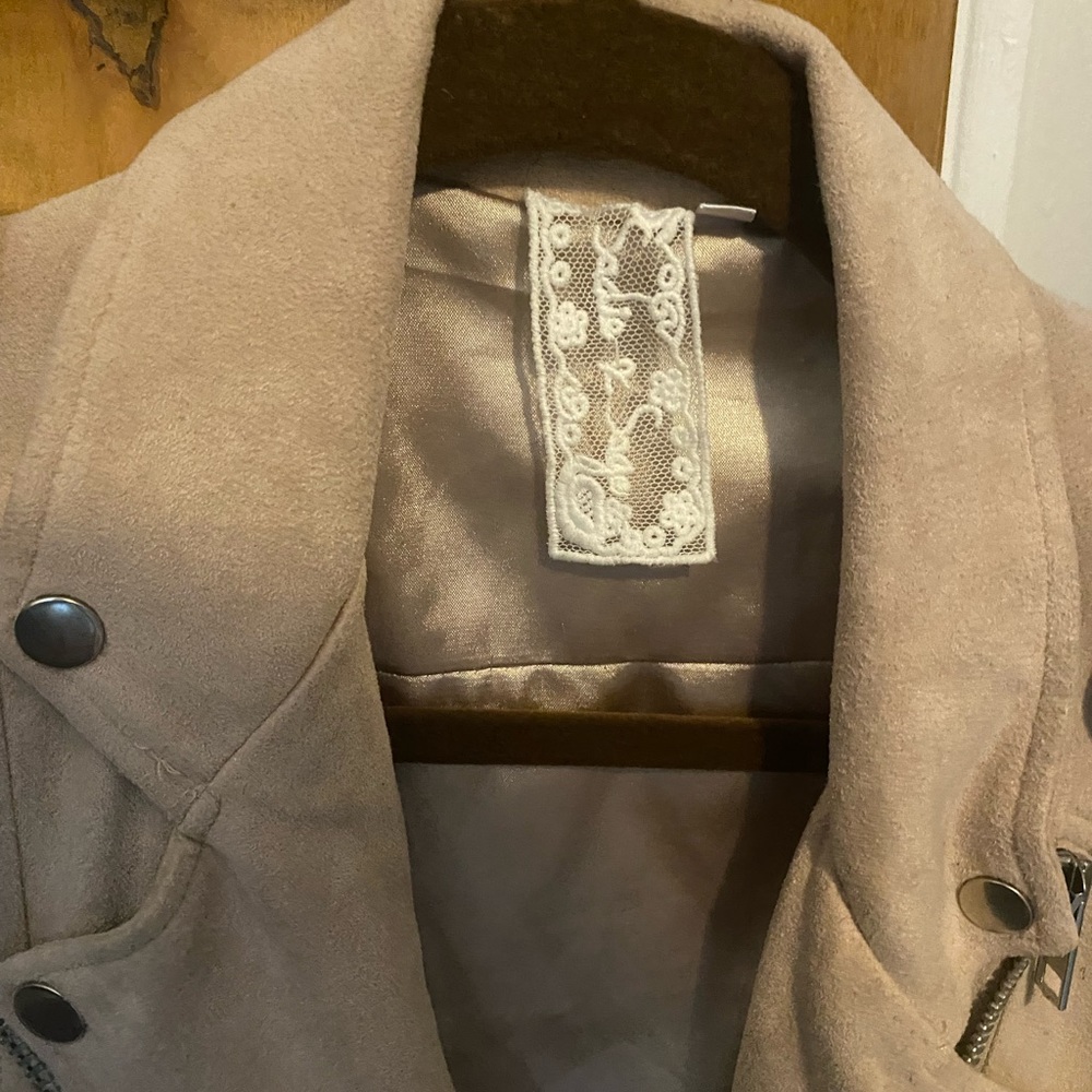 Sadie and Sage light pink faux jacket small - Picture 3 of 3